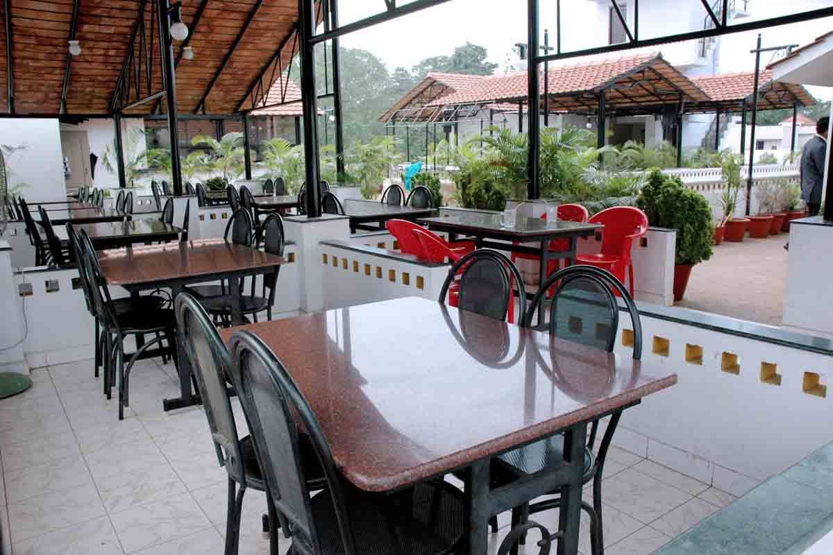 Parvathi Residency Hotel Nagercoil Bagian luar foto