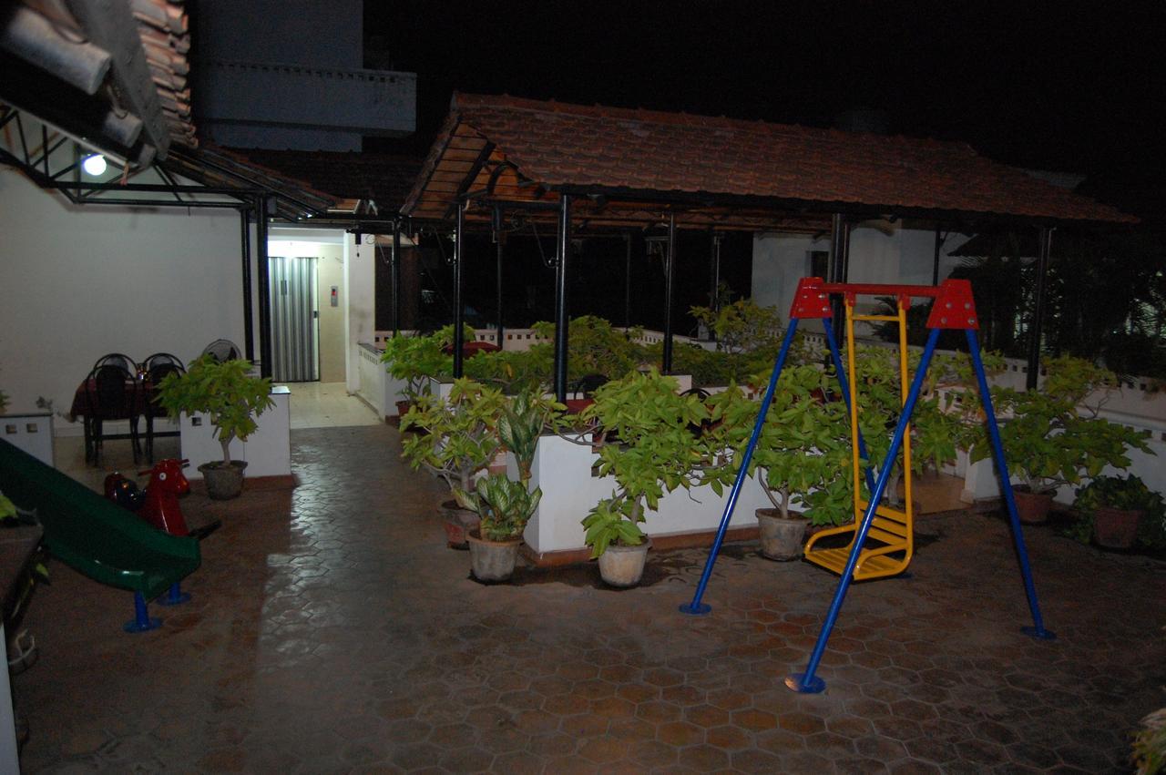 Parvathi Residency Hotel Nagercoil Bagian luar foto