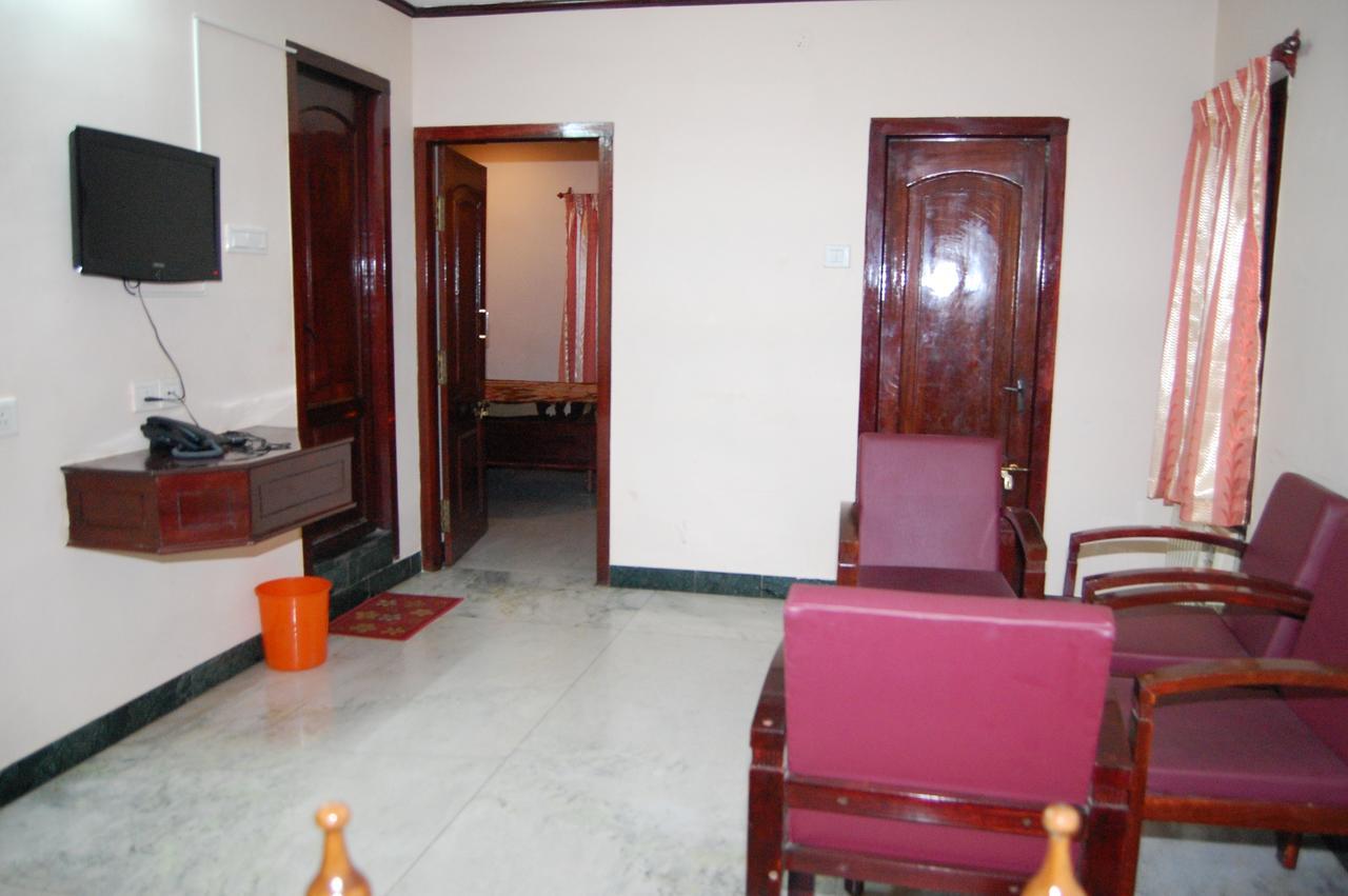 Parvathi Residency Hotel Nagercoil Bagian luar foto
