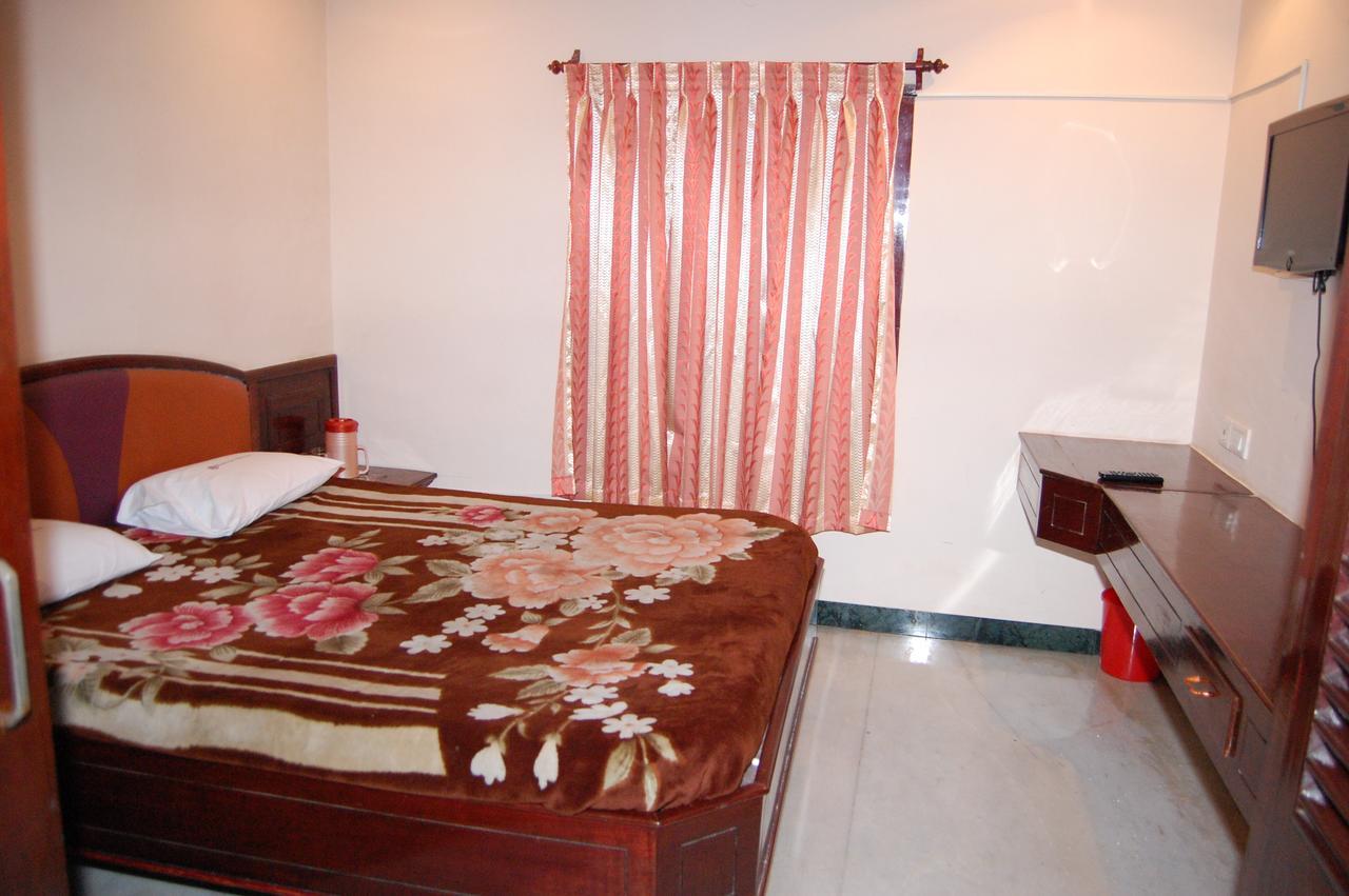 Parvathi Residency Hotel Nagercoil Bagian luar foto