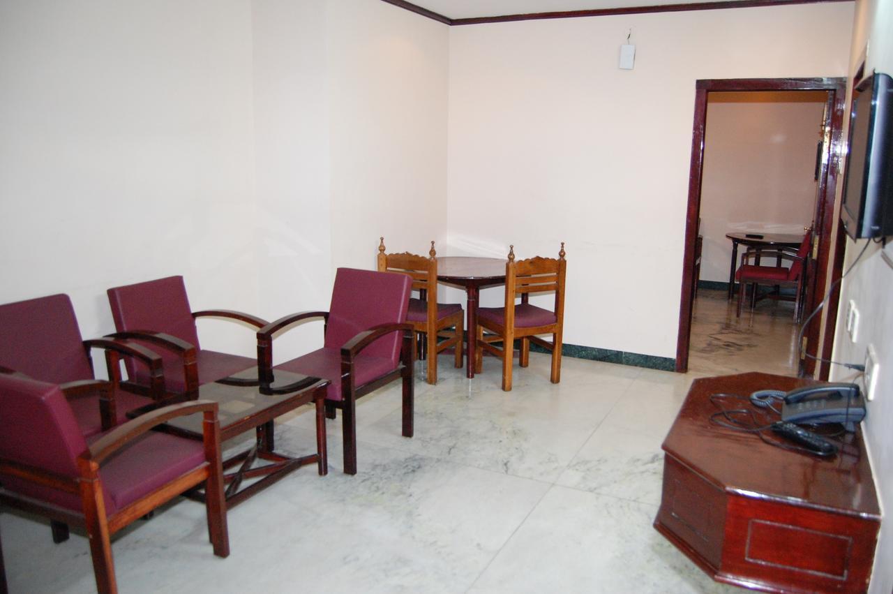 Parvathi Residency Hotel Nagercoil Bagian luar foto