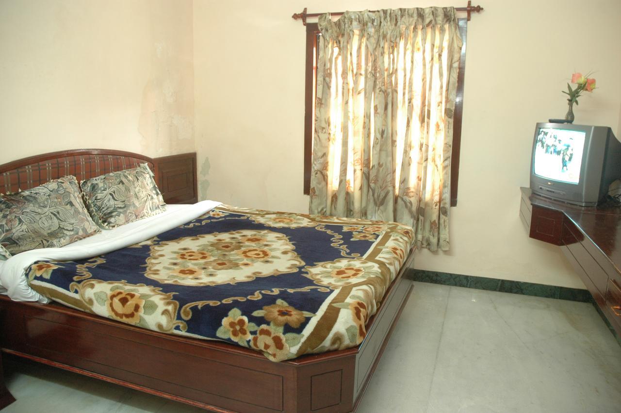 Parvathi Residency Hotel Nagercoil Bagian luar foto