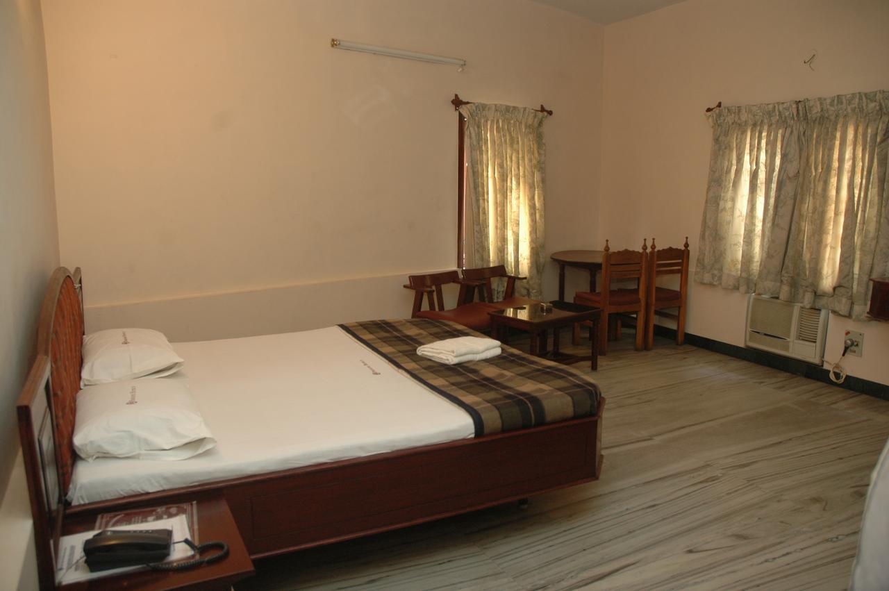 Parvathi Residency Hotel Nagercoil Bagian luar foto