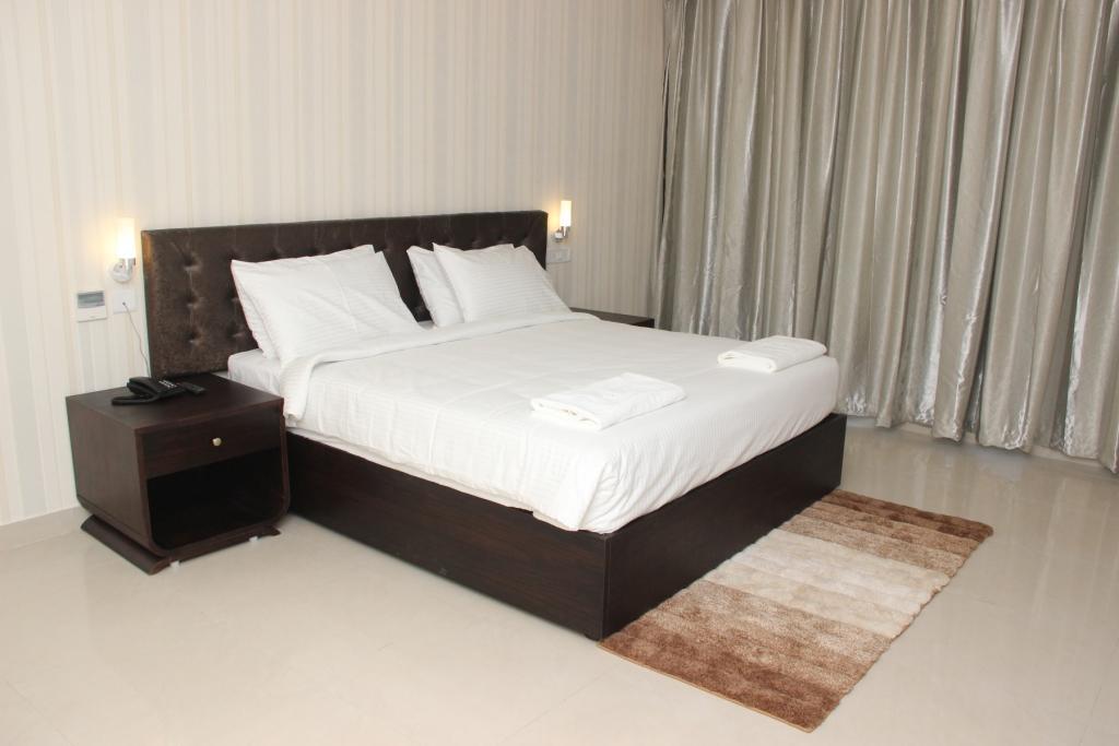 Parvathi Residency Hotel Nagercoil Bagian luar foto